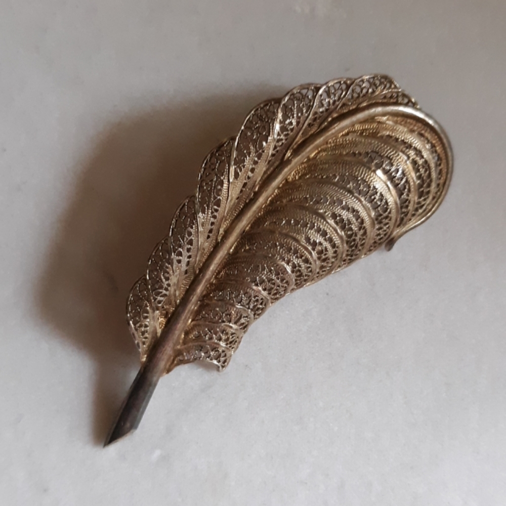 Silver Filagree Leaf Brooch